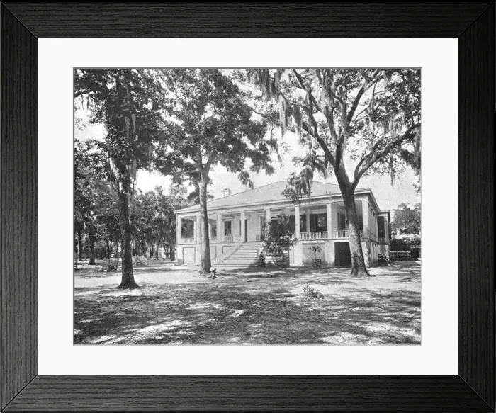 Framed Print : Home of Jefferson Davis, Biloxi, Mississippi, USA, c1900. Creator: Unknown Framed Print : Home of Jefferson Davis, Biloxi, Mississippi, USA, c1900. Creator: Unknown