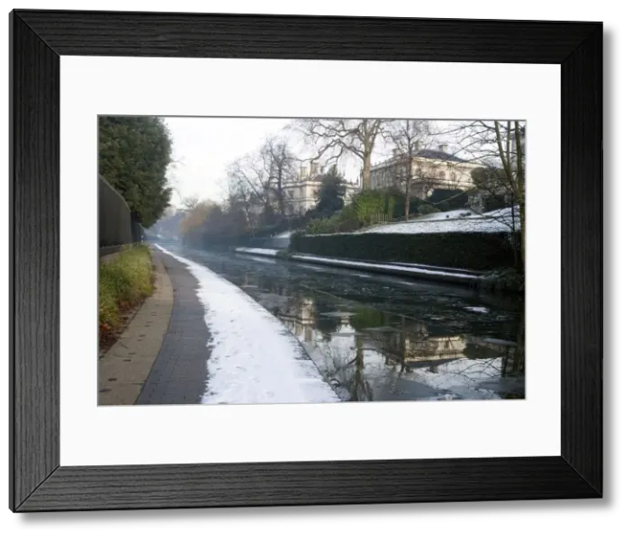 Framed Print : Regents Canal, 23 / 12 / 09, 10: 41: 00. Creator: Ethel Davies Framed Print : Regents Canal, 23 / 12 / 09, 10: 41: 00. Creator: Ethel Davies