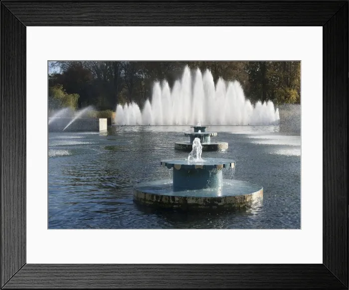 Framed Print : UK, London, Battersea Park, 2009. Creator: Ethel Davies Framed Print : UK, London, Battersea Park, 2009. Creator: Ethel Davies