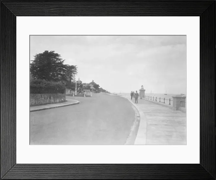 Framed Print : Cowes Parade from Gurnard. Creator: Kirk & Sons of Cowes Framed Print : Cowes Parade from Gurnard. Creator: Kirk & Sons of Cowes