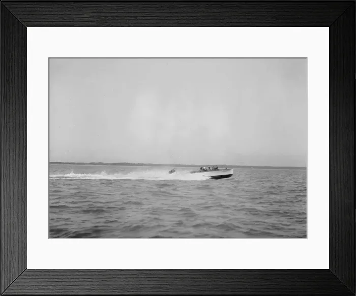 Framed Print : Unknown speedboat underway. Creator: Kirk & Sons of Cowes Framed Print : Unknown speedboat underway. Creator: Kirk & Sons of Cowes