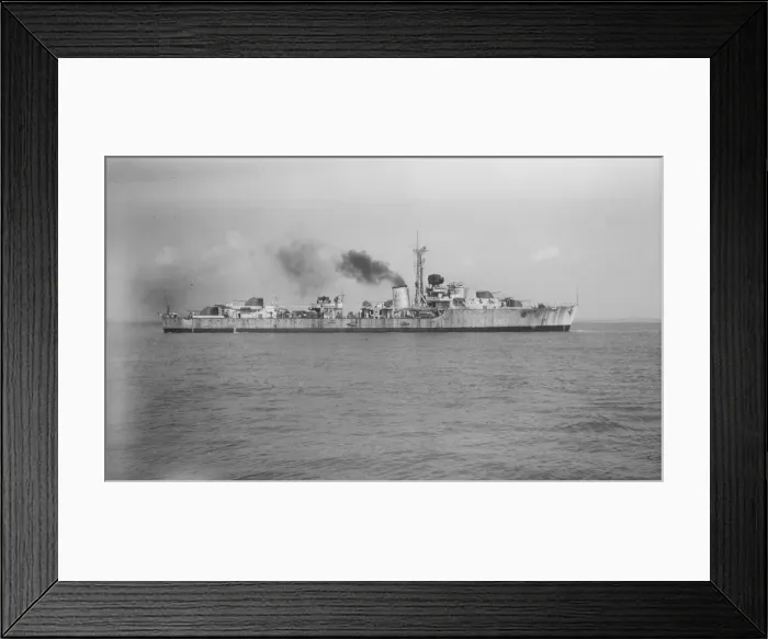 Framed Print : Unknown destroyer under way. Creator: Kirk & Sons of Cowes Framed Print : Unknown destroyer under way. Creator: Kirk & Sons of Cowes