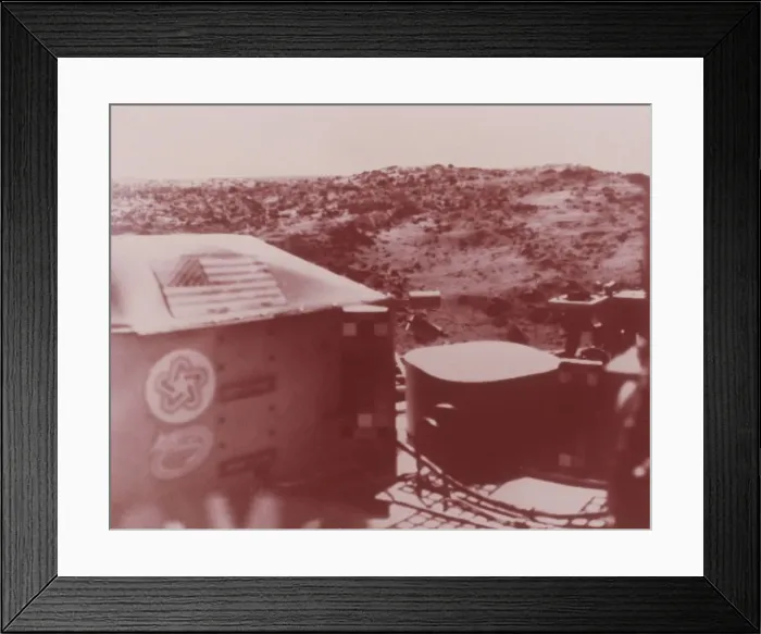 Framed Print : Lander and surface of Mars, Viking 1 Mission to Mars, 1976. Creator: NASA Framed Print : Lander and surface of Mars, Viking 1 Mission to Mars, 1976. Creator: NASA
