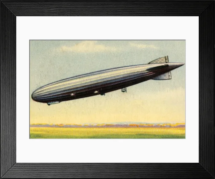 Framed Print : USS Los Angeles airship, 1920s, (1932). Creator: Unknown Framed Print : USS Los Angeles airship, 1920s, (1932). Creator: Unknown