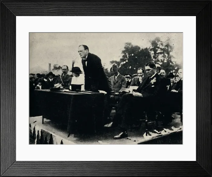 Framed Print : Speaking at Enfield Munitions Works, 1917, 1945. Creator: Unknown Framed Print : Speaking at Enfield Munitions Works, 1917, 1945. Creator: Unknown