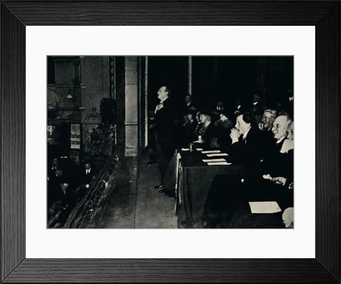Framed Print : Addressing a Public Meeting at Finsbury Park, 1924, (1945). Creator: Unknown Framed Print : Addressing a Public Meeting at Finsbury Park, 1924, (1945). Creator: Unknown