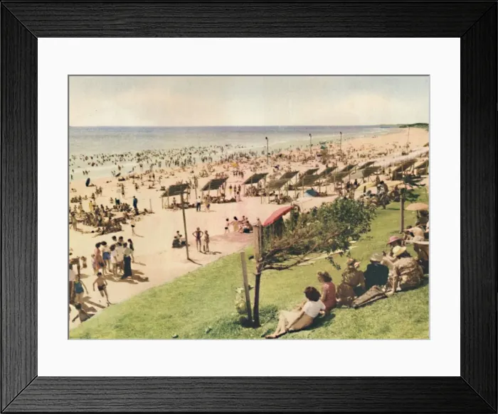 Framed Print : Scarborough, c1947. Creator: Unknown Framed Print : Scarborough, c1947. Creator: Unknown