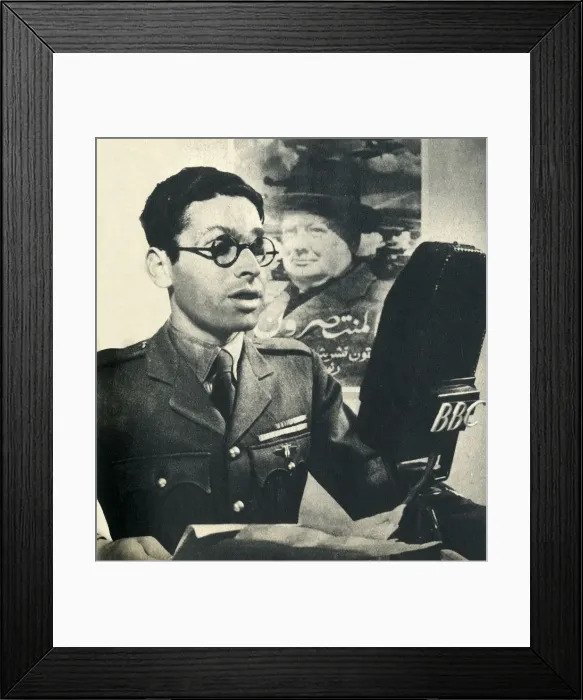 Framed Print : He reads the news in Moroccan Arabic. A member of the Fighting French Army, 1942 Framed Print : He reads the news in Moroccan Arabic. A member of the Fighting French Army, 1942
