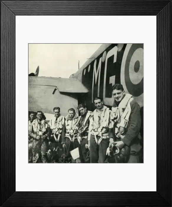 Framed Print : Bomber Crews, c1943. Creator: Cecil Beaton Framed Print : Bomber Crews, c1943. Creator: Cecil Beaton