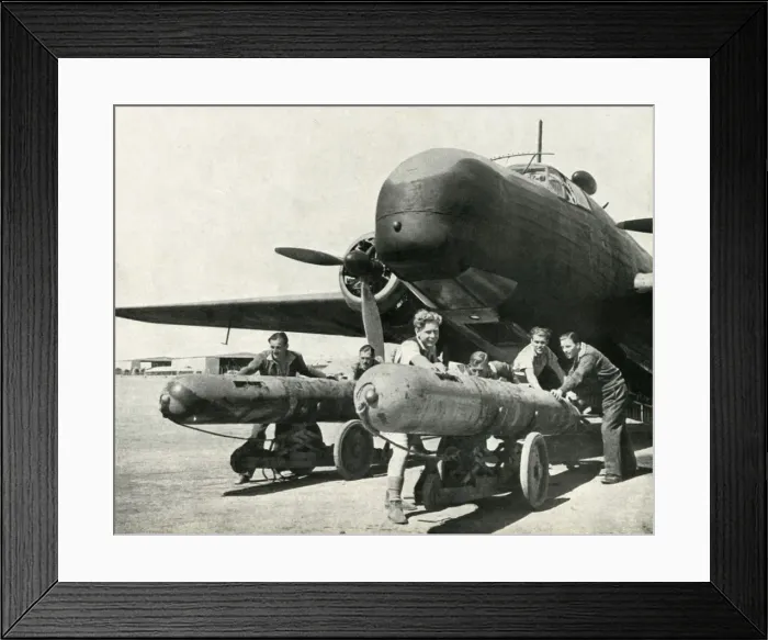 Framed Print : An aircraft which could carry torpedoes over many hundreds of miles, c1942-1943, (1945) Framed Print : An aircraft which could carry torpedoes over many hundreds of miles, c1942-1943, (1945)