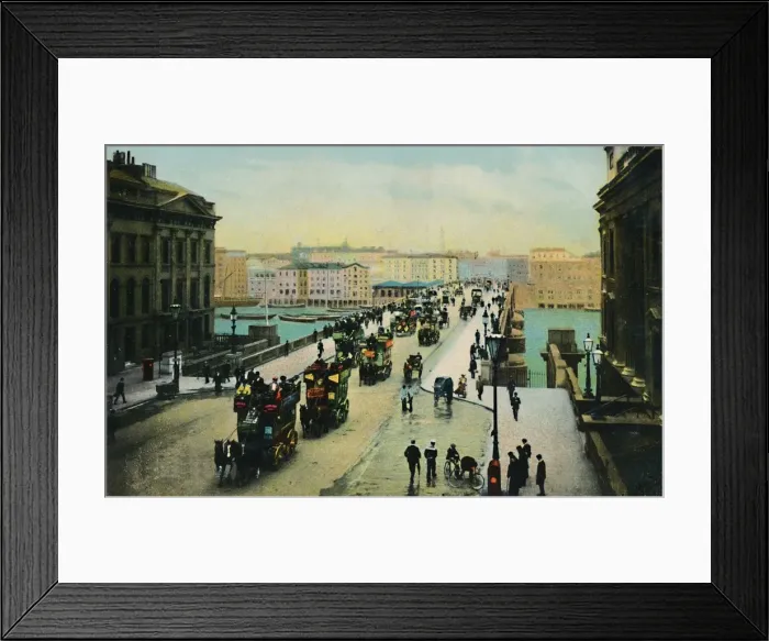Framed Print : London Bridge, 1900s. Creator: Unknown Framed Print : London Bridge, 1900s. Creator: Unknown