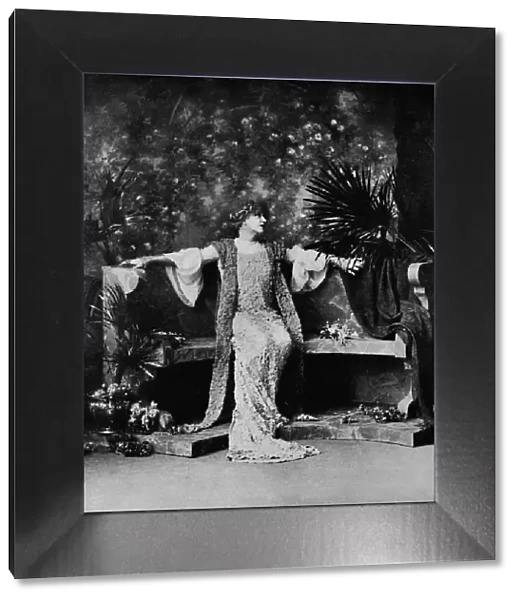 Madame Sarah Bernhardt, 1914. Creator: W&D Downey