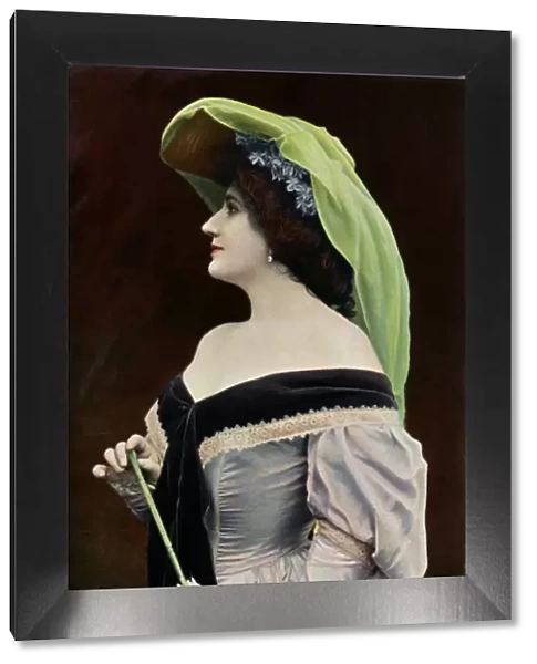 Theatre Des Varietes. - Mlle. C. Thevenet. - Role de Caroline - La Chauve-Souris, 1904