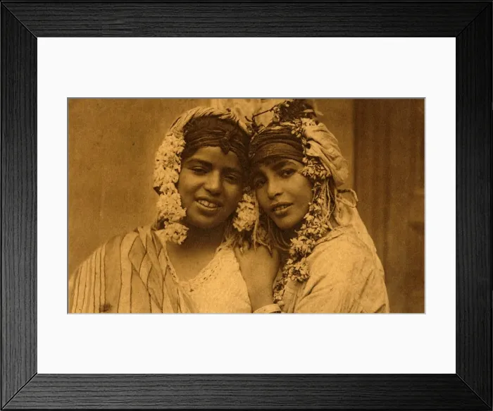 Framed Print : Les amies, c1918-c1939. Creator: Unknown Framed Print : Les amies, c1918-c1939. Creator: Unknown