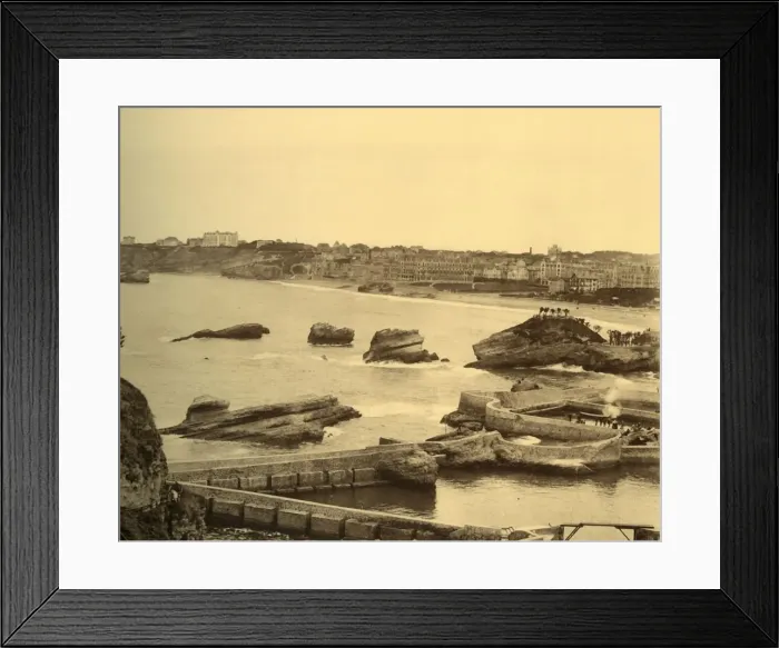 Framed Print : Biarritz - Vue d Ensemble prise de l Atalaye, c1930. Creator: Unknown Framed Print : Biarritz - Vue d Ensemble prise de l Atalaye, c1930. Creator: Unknown