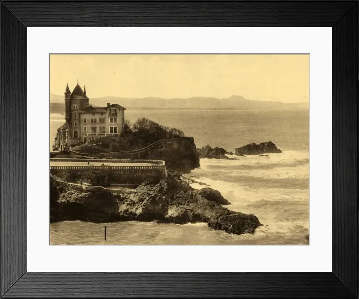 Framed Print : Biarritz - La Villa Belza et la Chaine des Pyrenees, c1930. Creator: Unknown Framed Print : Biarritz - La Villa Belza et la Chaine des Pyrenees, c1930. Creator: Unknown