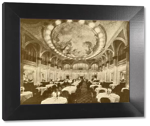 The Lavishly Decorated Main Dining Saloon of the Leviathan. c1930