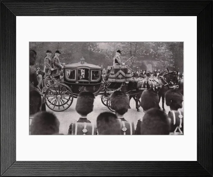 Framed Print : Funeral procession of King Edward VII, London, 20 May 1910. Creator: Unknown Framed Print : Funeral procession of King Edward VII, London, 20 May 1910. Creator: Unknown