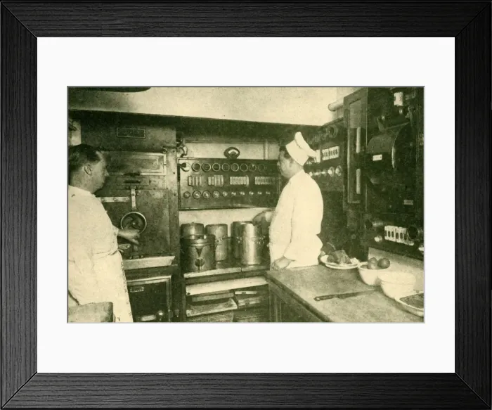 Framed Print : Electrically Equipped Train Kitchen, London and North Eastern Railway, 1930. Creator: Unknown Framed Print : Electrically Equipped Train Kitchen, London and North Eastern Railway, 1930. Creator: Unknown