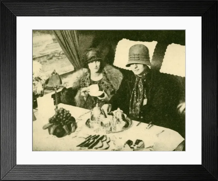 Framed Print : A Tea Car, London and North Eastern Railway, 1930. Creator: Alfieri Framed Print : A Tea Car, London and North Eastern Railway, 1930. Creator: Alfieri