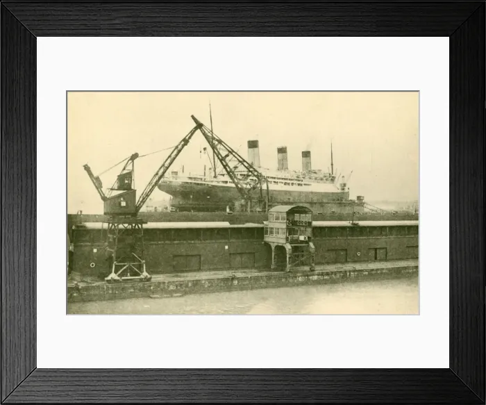 Framed Print : Lifitng a Majestic (56, 551 Tons) in the Floating Dock at Southampton, c1930 Framed Print : Lifitng a Majestic (56, 551 Tons) in the Floating Dock at Southampton, c1930