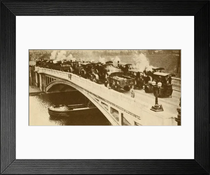 Framed Print : A Concrete Bridge Across The Thames At Caversham, c1930. Creator: Unknown Framed Print : A Concrete Bridge Across The Thames At Caversham, c1930. Creator: Unknown