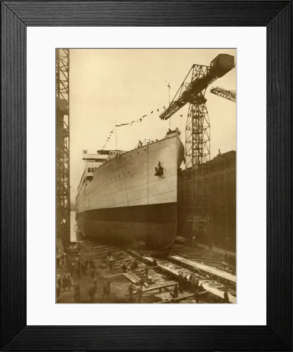 Framed Print : Motor Liner Carnarvon Castle, c1930. Creator: Harland and Wolff Ltd Framed Print : Motor Liner Carnarvon Castle, c1930. Creator: Harland and Wolff Ltd