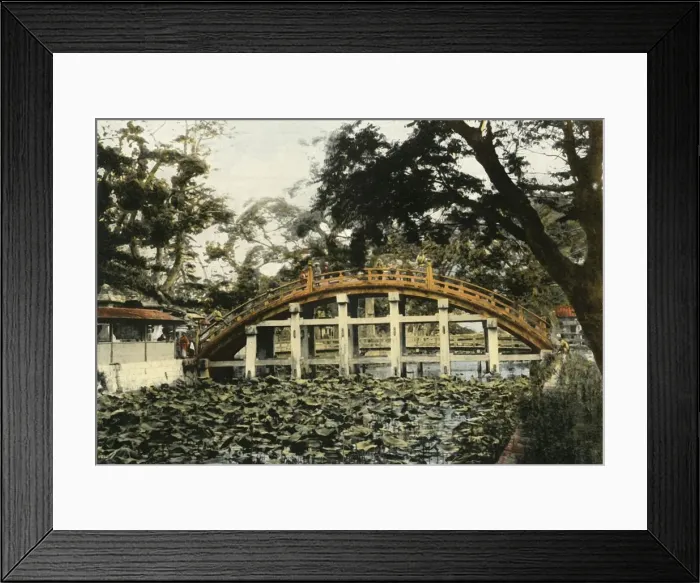 Framed Print : Le Pont Sumiyoshi A Osaka, (Sumiyoshi Bridge in Osaka), 1900. Creator: Unknown Framed Print : Le Pont Sumiyoshi A Osaka, (Sumiyoshi Bridge in Osaka), 1900. Creator: Unknown