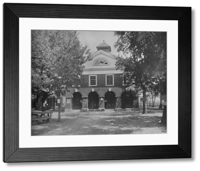 Framed Print : Old Court House, Bowling Green, Virginia, c1897. Creator: Unknown Framed Print : Old Court House, Bowling Green, Virginia, c1897. Creator: Unknown