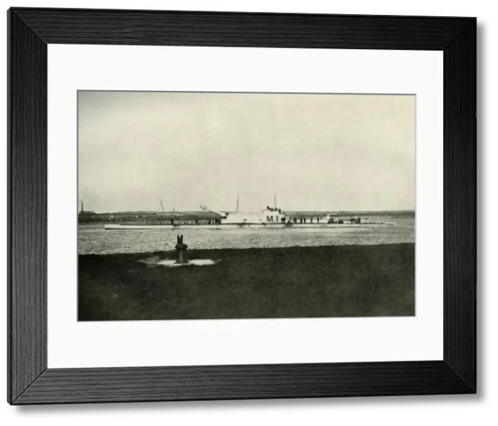 Framed Print : A British Super-Submarine, c1914-1918, (1919). Creator: Unknown Framed Print : A British Super-Submarine, c1914-1918, (1919). Creator: Unknown