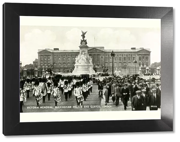 Victoria Memorial, Buckingham Palace and Guards, London, 1930s. Creator: Unknown