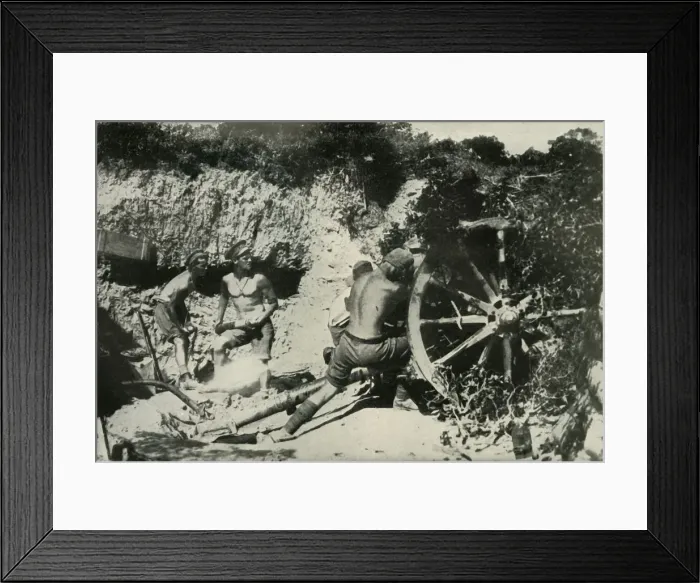 Framed Print : Australian Gunners on the Gallipoli Peninsula, (1919). Creator: Unknown Framed Print : Australian Gunners on the Gallipoli Peninsula, (1919). Creator: Unknown