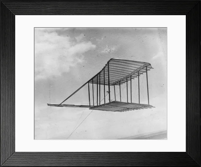 Framed Print : View of glider flying as a kite, 1900. Artist: Wright Brothers, (Orville and Wilbur) Framed Print : View of glider flying as a kite, 1900. Artist: Wright Brothers, (Orville and Wilbur)