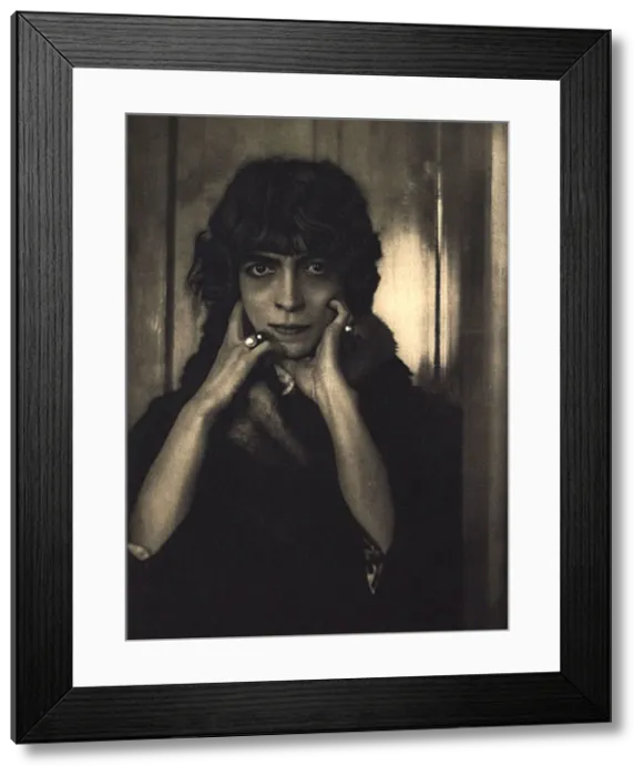 Framed Print : Luisa Casati, 1912 Framed Print : Luisa Casati, 1912