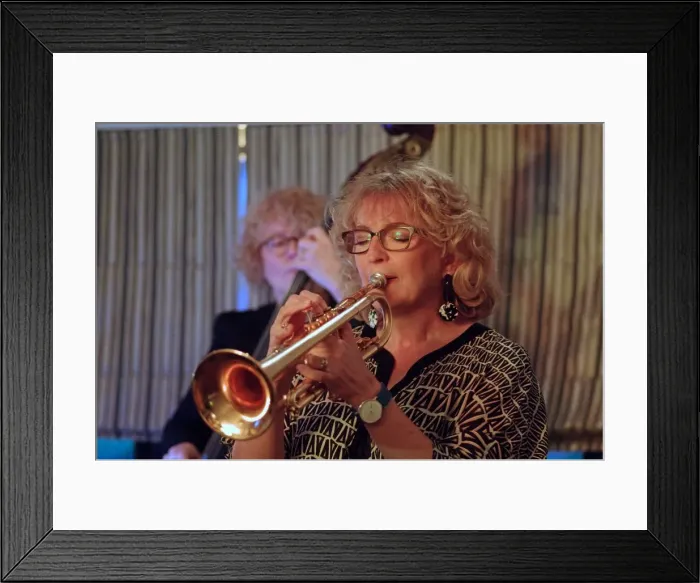 Framed Print : Sue Richardson, Splash Point Jazz Club, Plough Inn, Rottingdean, East Sussex, UK, 17 May 2019 Framed Print : Sue Richardson, Splash Point Jazz Club, Plough Inn, Rottingdean, East Sussex, UK, 17 May 2019