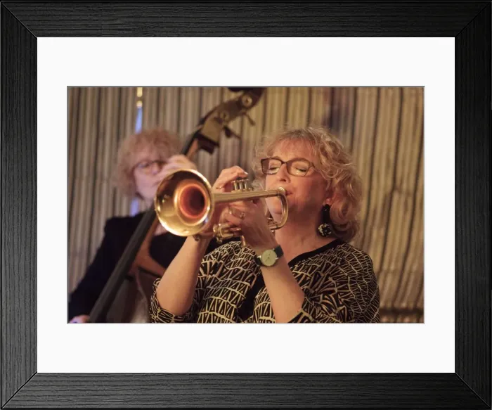 Framed Print : Sue Richardson, Splash Point Jazz Club, Plough Inn, Rottingdean, East Sussex, UK, 17 May 2019 Framed Print : Sue Richardson, Splash Point Jazz Club, Plough Inn, Rottingdean, East Sussex, UK, 17 May 2019