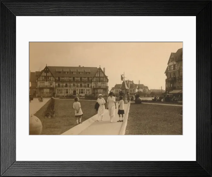 Framed Print : La Place Albert, c1900. Creator: Unknown Framed Print : La Place Albert, c1900. Creator: Unknown