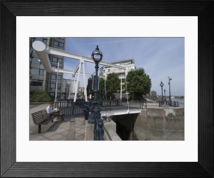 Framed Print : Chelsea Harbour, London, England, UK, 2 / 9 / 10. Creator: Ethel Davies Framed Print : Chelsea Harbour, London, England, UK, 2 / 9 / 10. Creator: Ethel Davies