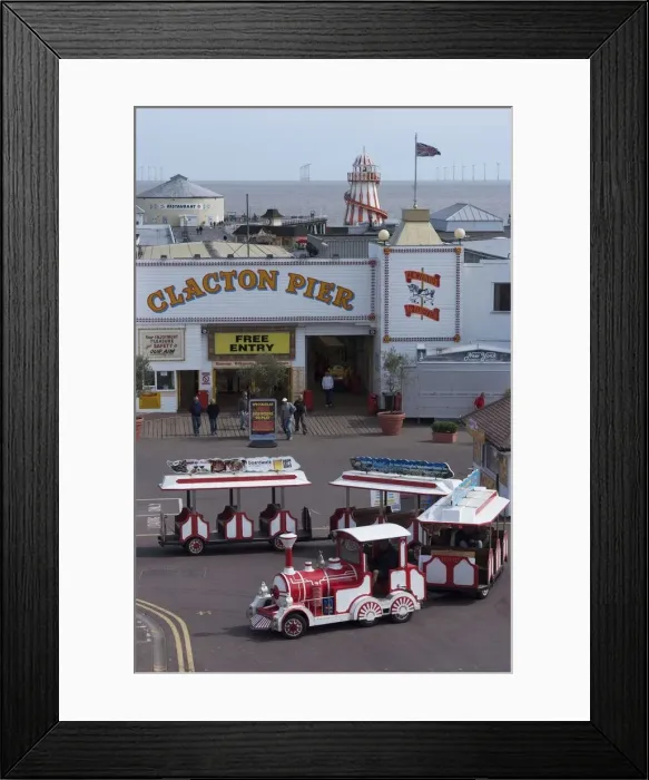 Framed Print : Clacton-on-Sea, Essex, England, UK, 26 / 5 / 10. Creator: Ethel Davies Framed Print : Clacton-on-Sea, Essex, England, UK, 26 / 5 / 10. Creator: Ethel Davies