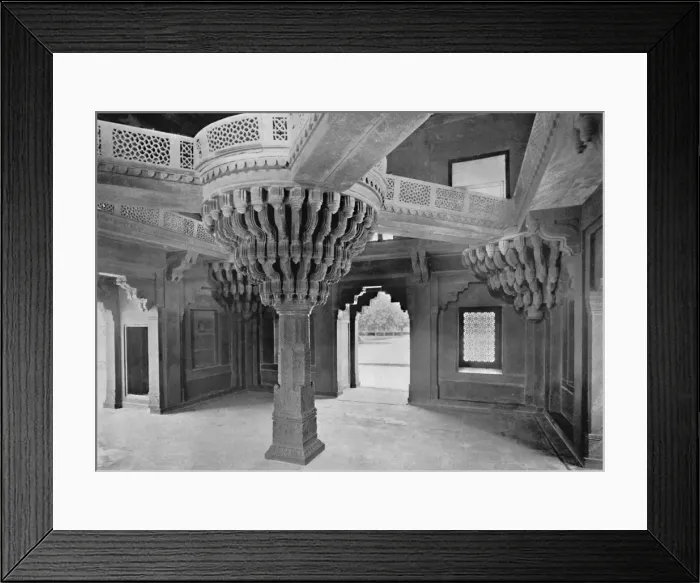 Framed Print : Fatehpur Sikri. Pillar in the Dewan-i-Khas, c1910. Creator: Unknown Framed Print : Fatehpur Sikri. Pillar in the Dewan-i-Khas, c1910. Creator: Unknown