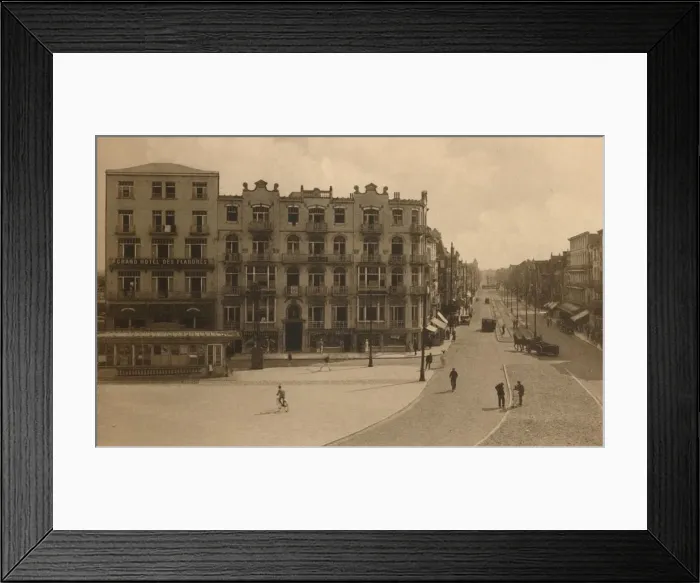 Framed Print : La Place Publique et l Avenue Lippens, (Town Square and Avenue Lippens), c1900 Framed Print : La Place Publique et l Avenue Lippens, (Town Square and Avenue Lippens), c1900