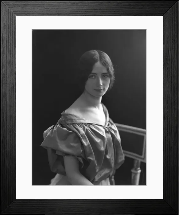 Framed Print : Cleo de Merode, 1903. Creator: Blomberg, Anton (1862-1936) Framed Print : Cleo de Merode, 1903. Creator: Blomberg, Anton (1862-1936)