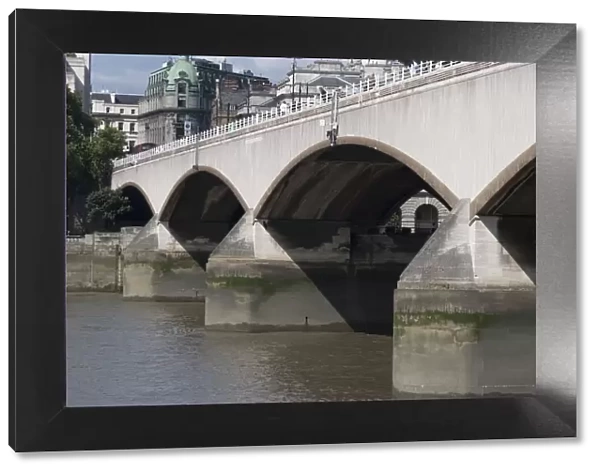 Waterloo Bridge, London, SE1, England, 3  /  9  /  10. Creator: Ethel Davies; Davies, Ethel