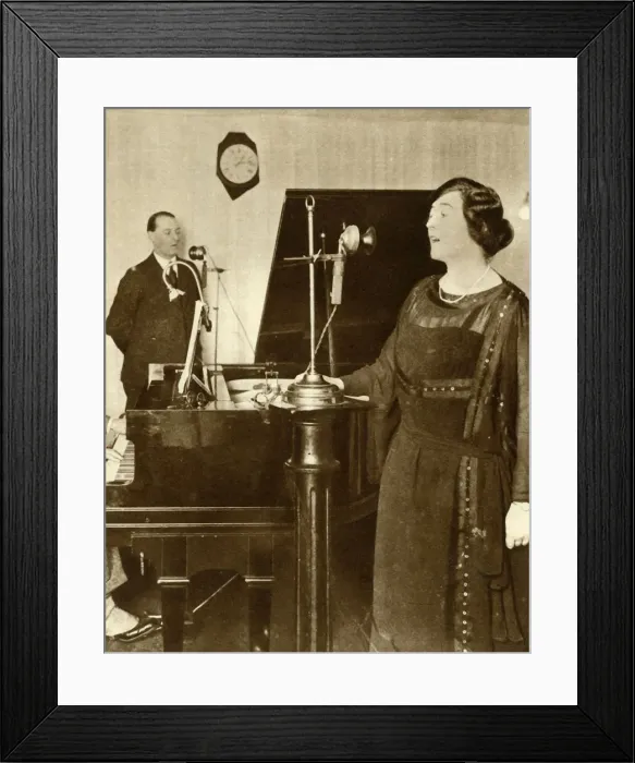 Framed Print : Performers singing a duet in one of the studios of 2LO, Savoy Hill, London, 1923, (1935) Framed Print : Performers singing a duet in one of the studios of 2LO, Savoy Hill, London, 1923, (1935)