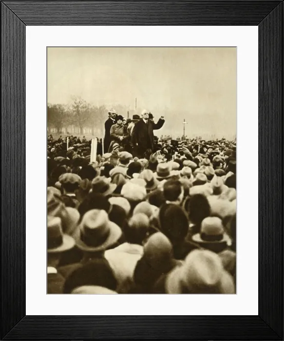 Framed Print : Anti-government demonstration, Hyde Park, London, 6 February 1933, (1935). i Creator: Unknown Framed Print : Anti-government demonstration, Hyde Park, London, 6 February 1933, (1935). i Creator: Unknown