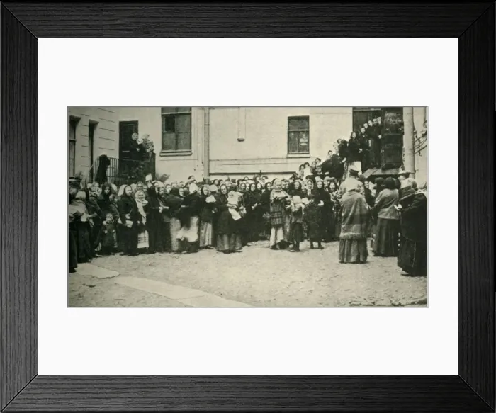 Framed Print : Russian soldiers wives waiting for news from the Front... First World War, 1915, (c1920) Framed Print : Russian soldiers wives waiting for news from the Front... First World War, 1915, (c1920)