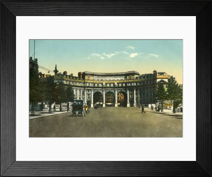 Framed Print : Admiralty Arch, London, c1915. Creator: Unknown Framed Print : Admiralty Arch, London, c1915. Creator: Unknown