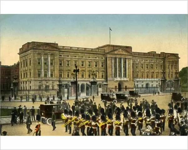 Buckingham Palace, London, c1915. Creator: Unknown