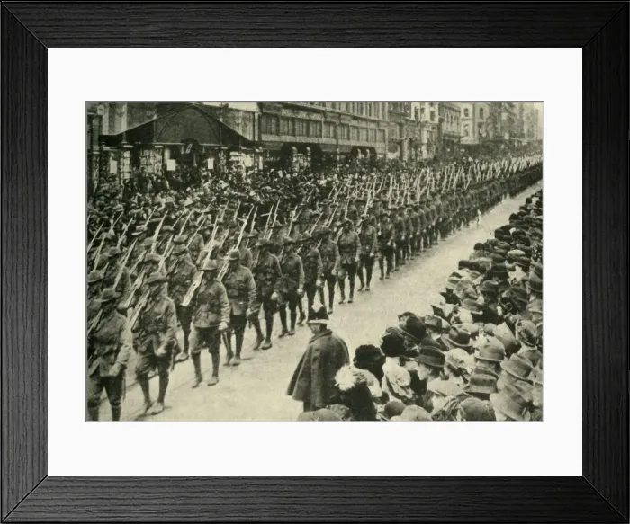 Framed Print : Australian troops, Melbourne, First World War, c1915, (c1920). Creator: Unknown Framed Print : Australian troops, Melbourne, First World War, c1915, (c1920). Creator: Unknown
