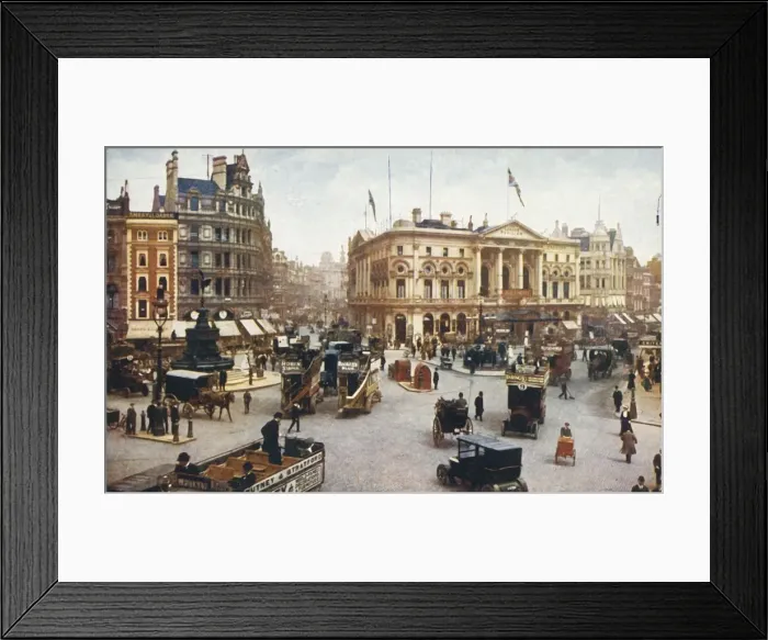 Framed Print : Piccadilly Circus, London, c1910. Creator: Unknown Framed Print : Piccadilly Circus, London, c1910. Creator: Unknown